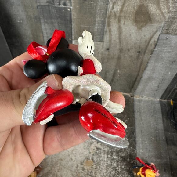Disney Minnie Mouse Ice skating Ornament Christmas - Picture 7 of 9